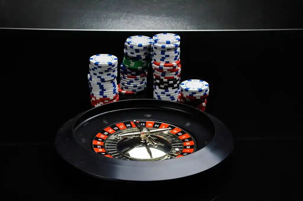 Interface aplikasi big805 menampilkan tabel dealer langsung dan pilihan permainan